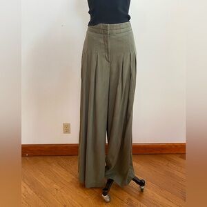 BCBGMaxAzria - green wide legged high rise pants w/pockets & 3 pleats on front